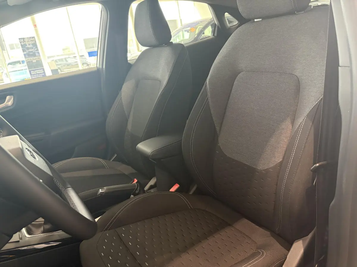 1.0 EcoBoost Titanium | € 5.000,- KORTING! | CRUISE CONTROL | ACHTERUITRIJCAMERA | PARKEERSENSOREN ACHTER | DRAADLOOS APPLE CARPLAY EN ANDROID AUTO | FULL LED KOPLAMPEN | NAVIGATIESYSTEEM 