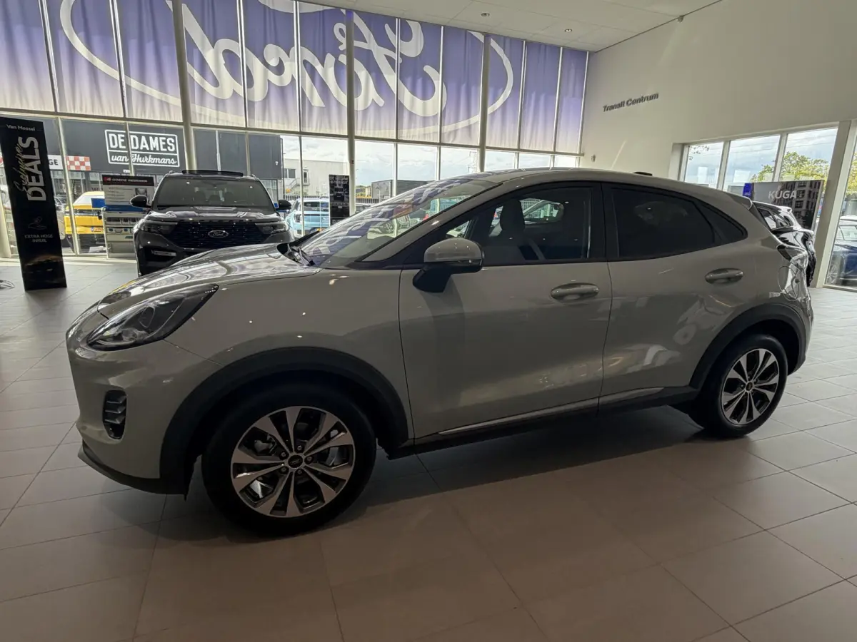 1.0 EcoBoost Titanium | € 5.000,- KORTING! | CRUISE CONTROL | ACHTERUITRIJCAMERA | PARKEERSENSOREN ACHTER | DRAADLOOS APPLE CARPLAY EN ANDROID AUTO | FULL LED KOPLAMPEN | NAVIGATIESYSTEEM 