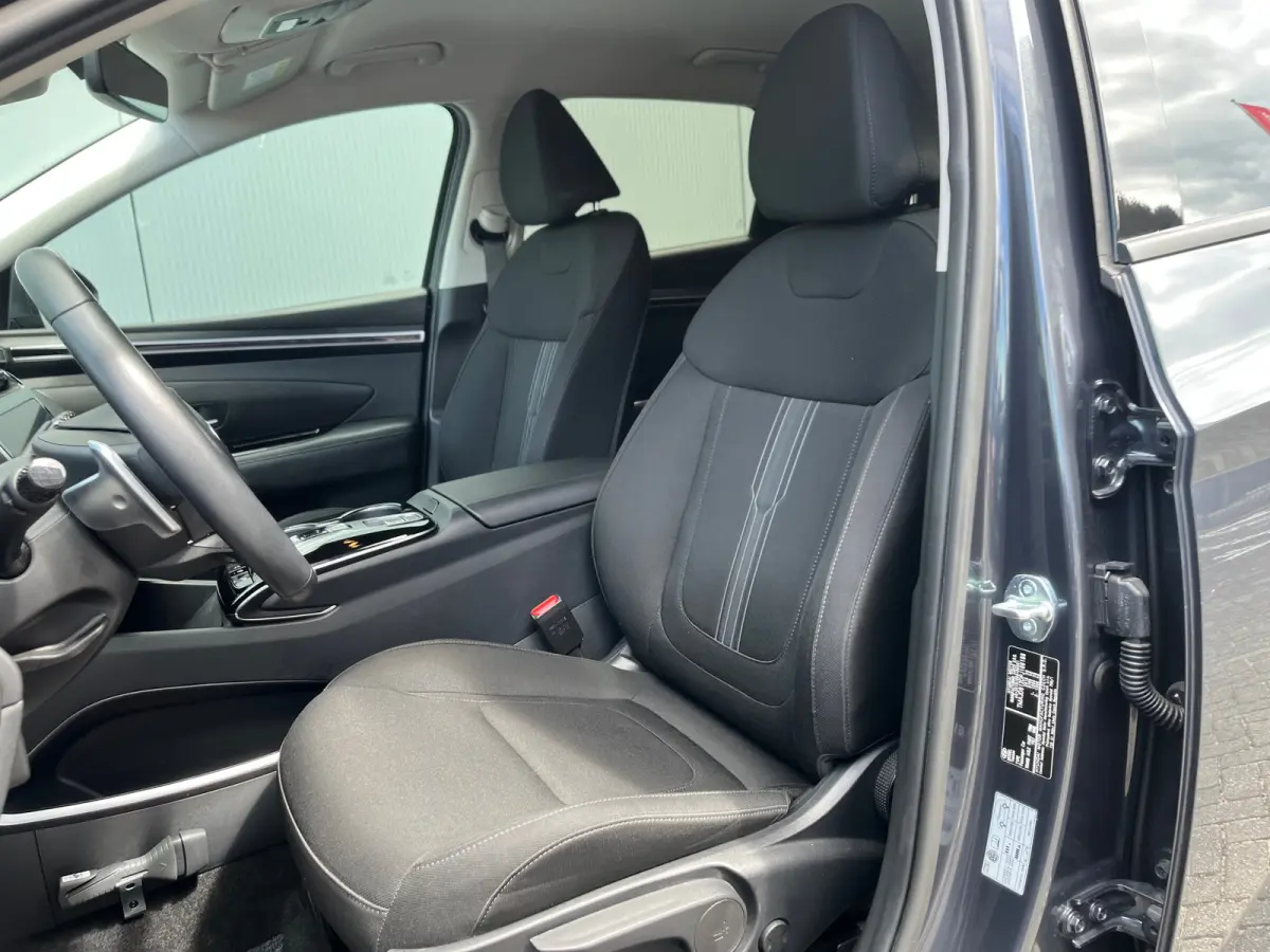 1.6 T-GDI 265pk PHEV Comfort Smart 4WD | Climate | Camera | Carplay | Keyless | Navigatie | Full - Led | Elek. Klep | Winterpakket | 19" Lichtmetaal | Digitale Cockpit | Parkeer Assistent | 