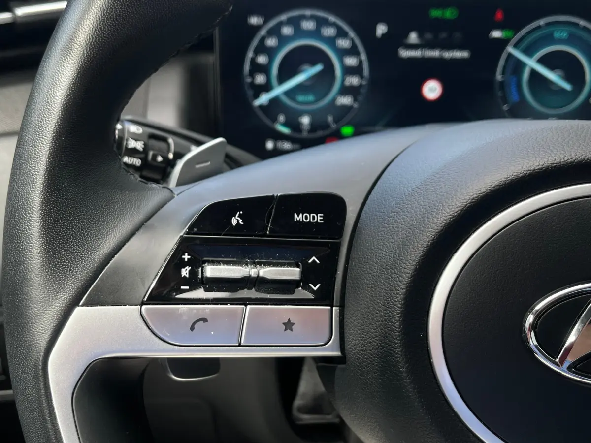 1.6 T-GDI 265pk PHEV Comfort Smart 4WD | Climate | Camera | Carplay | Keyless | Navigatie | Full - Led | Elek. Klep | Winterpakket | 19" Lichtmetaal | Digitale Cockpit | Parkeer Assistent | 