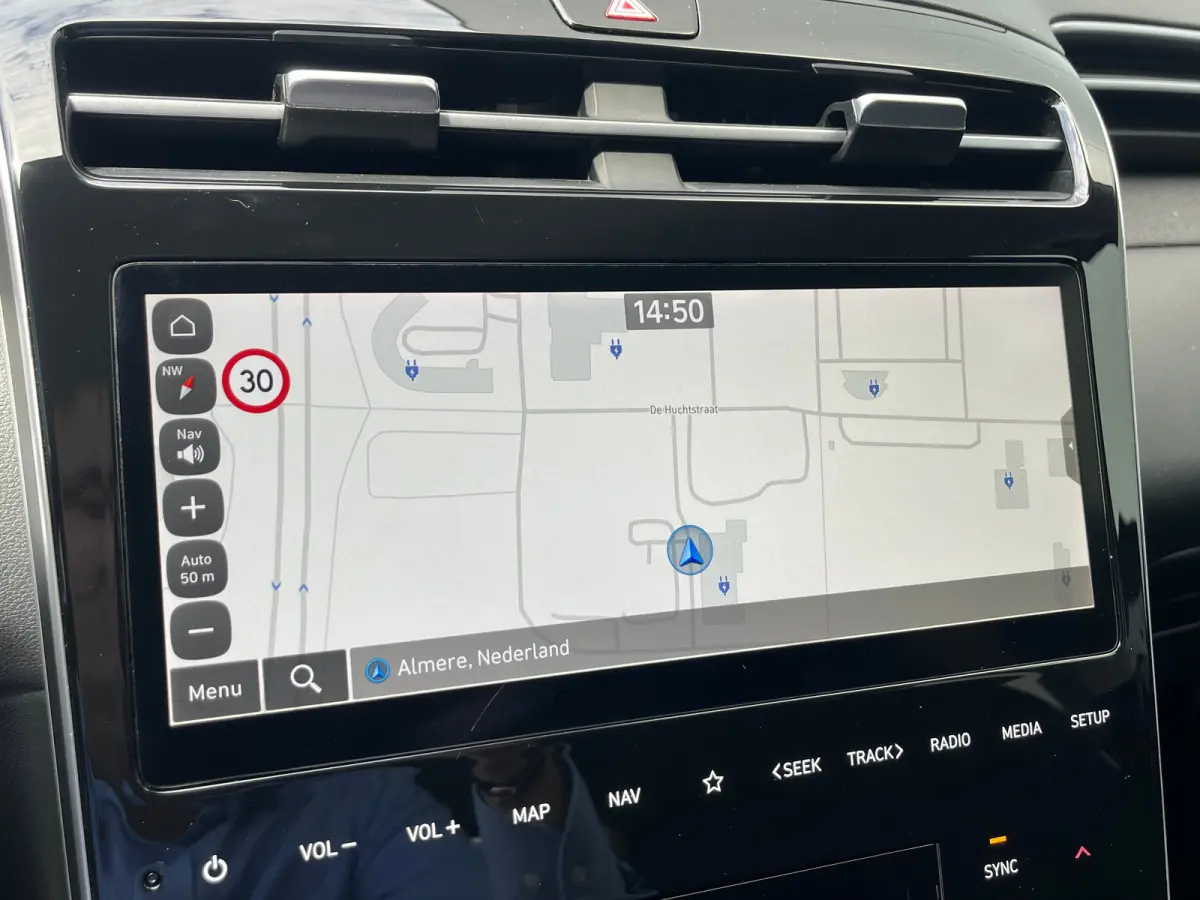 1.6 T-GDI 265pk PHEV Comfort Smart 4WD | Climate | Camera | Carplay | Keyless | Navigatie | Full - Led | Elek. Klep | Winterpakket | 19" Lichtmetaal | Digitale Cockpit | Parkeer Assistent | 