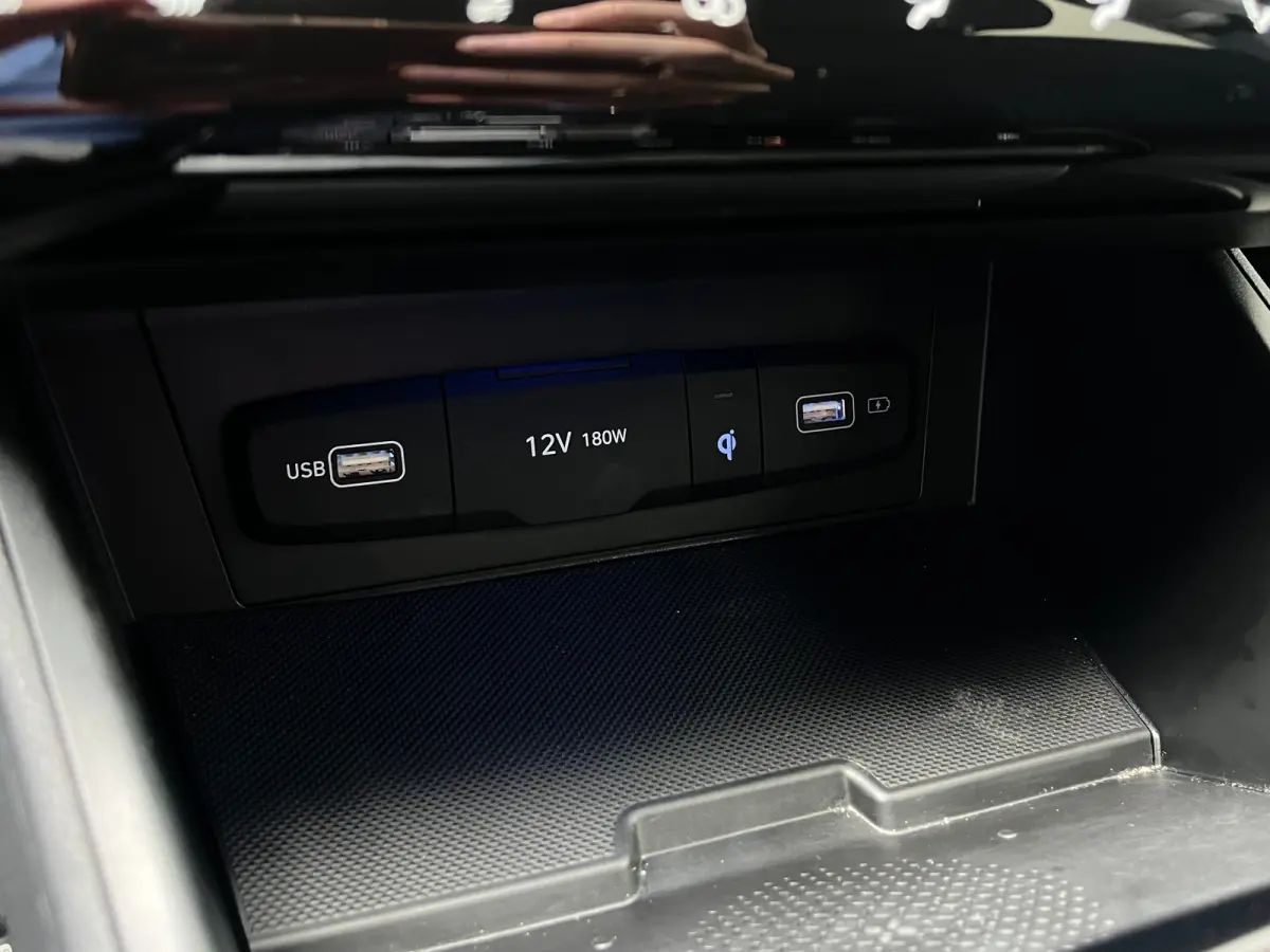 1.6 T-GDI 265pk PHEV Comfort Smart 4WD | Climate | Camera | Carplay | Keyless | Navigatie | Full - Led | Elek. Klep | Winterpakket | 19" Lichtmetaal | Digitale Cockpit | Parkeer Assistent | 