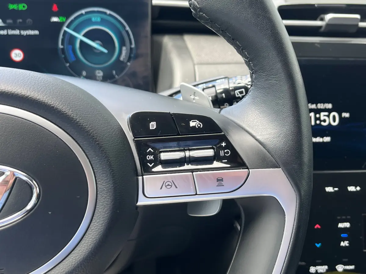 1.6 T-GDI 265pk PHEV Comfort Smart 4WD | Climate | Camera | Carplay | Keyless | Navigatie | Full - Led | Elek. Klep | Winterpakket | 19" Lichtmetaal | Digitale Cockpit | Parkeer Assistent | 