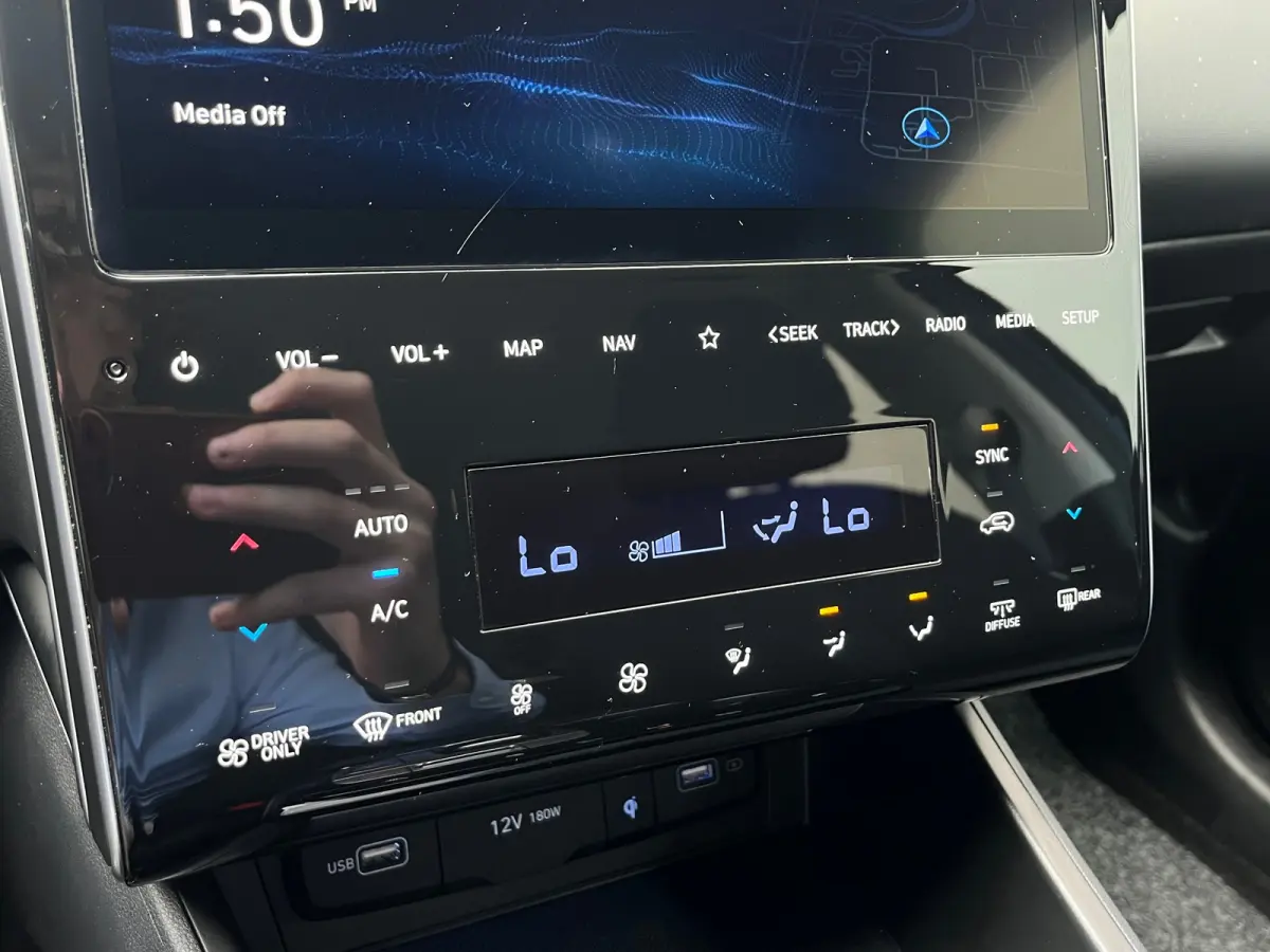1.6 T-GDI 265pk PHEV Comfort Smart 4WD | Climate | Camera | Carplay | Keyless | Navigatie | Full - Led | Elek. Klep | Winterpakket | 19" Lichtmetaal | Digitale Cockpit | Parkeer Assistent | 