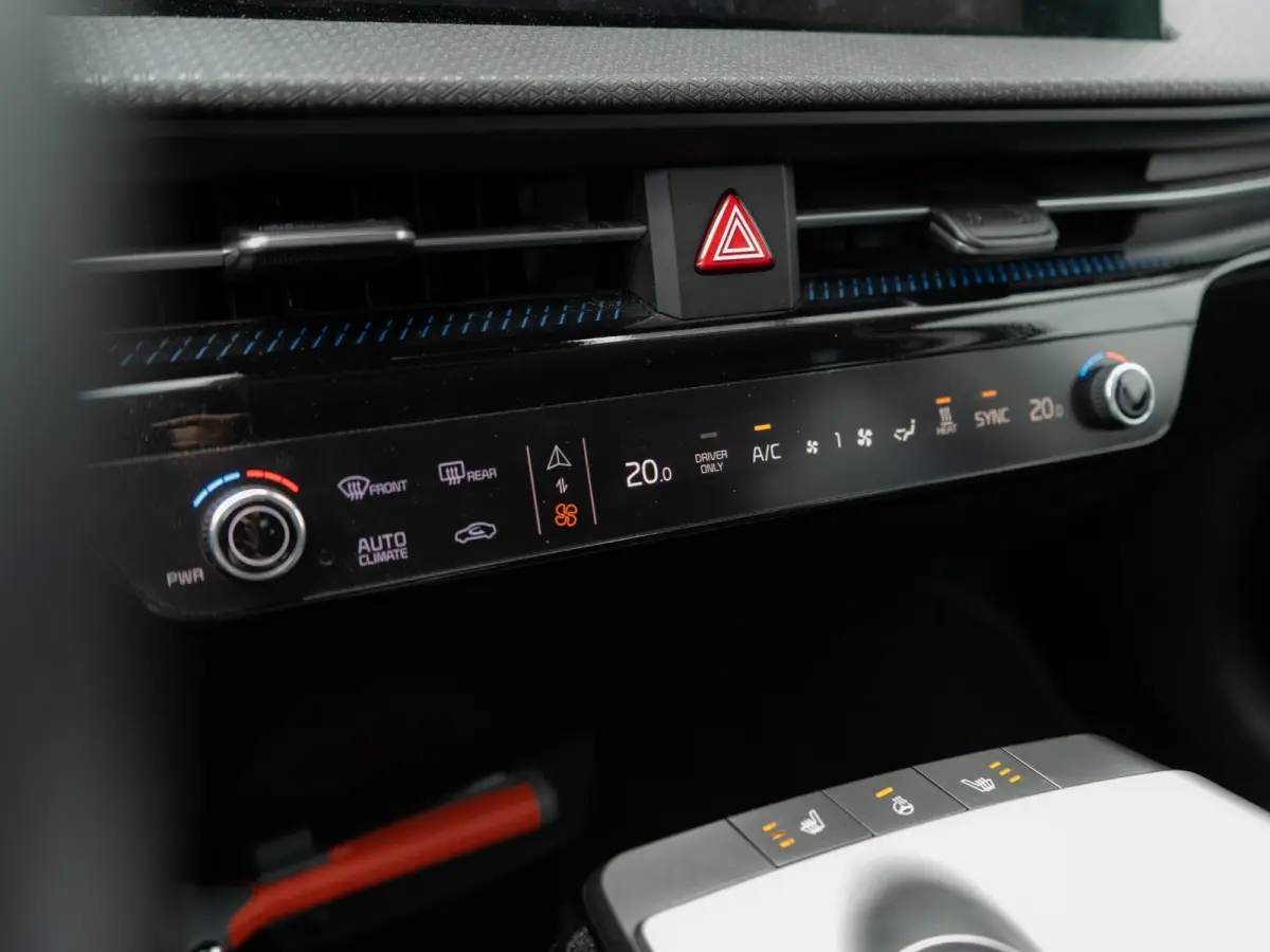 Edition Advanced 77.4 kWh | Stoel en stuurverwarming | Navigatie |