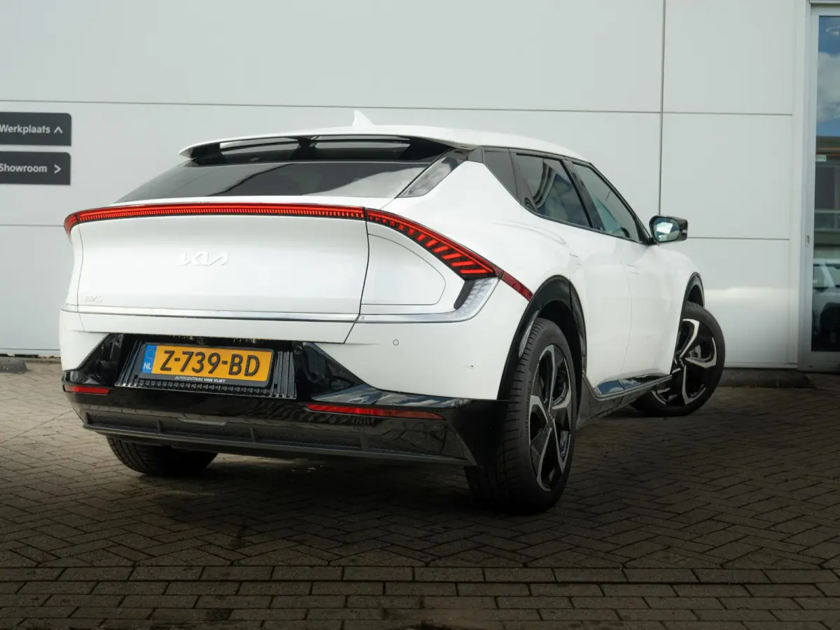 Edition Advanced 77.4 kWh | Stoel en stuurverwarming | Navigatie |