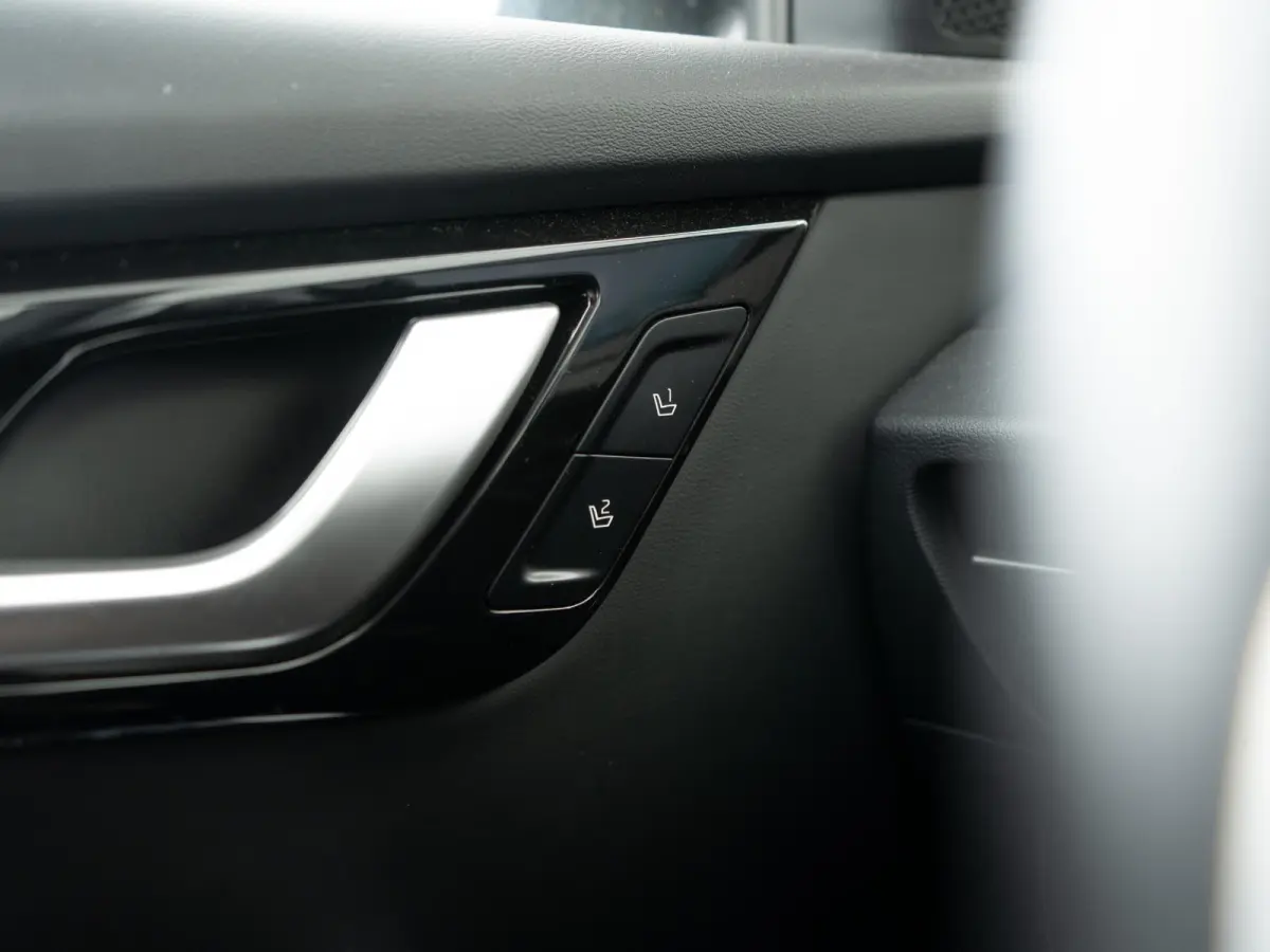 Edition Advanced 77.4 kWh | Stoel en stuurverwarming | Navigatie |
