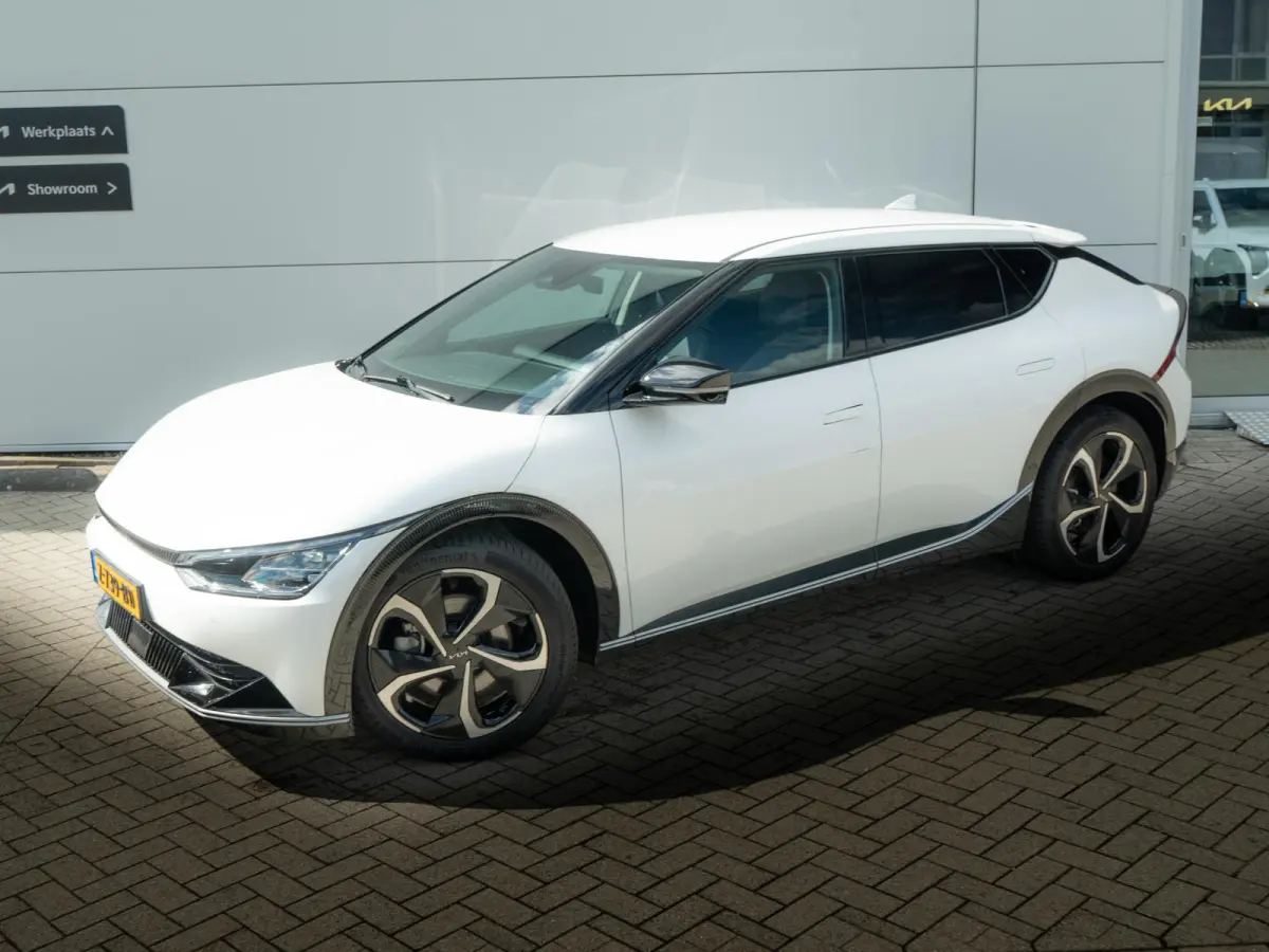 Edition Advanced 77.4 kWh | Stoel en stuurverwarming | Navigatie |