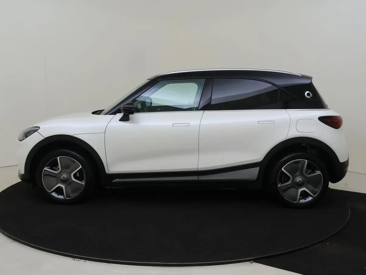 Pro+ / Stoelverwarming / 360Graden-Camera / Elektrisch-verstelbare stoelen / Apple-Android auto  /