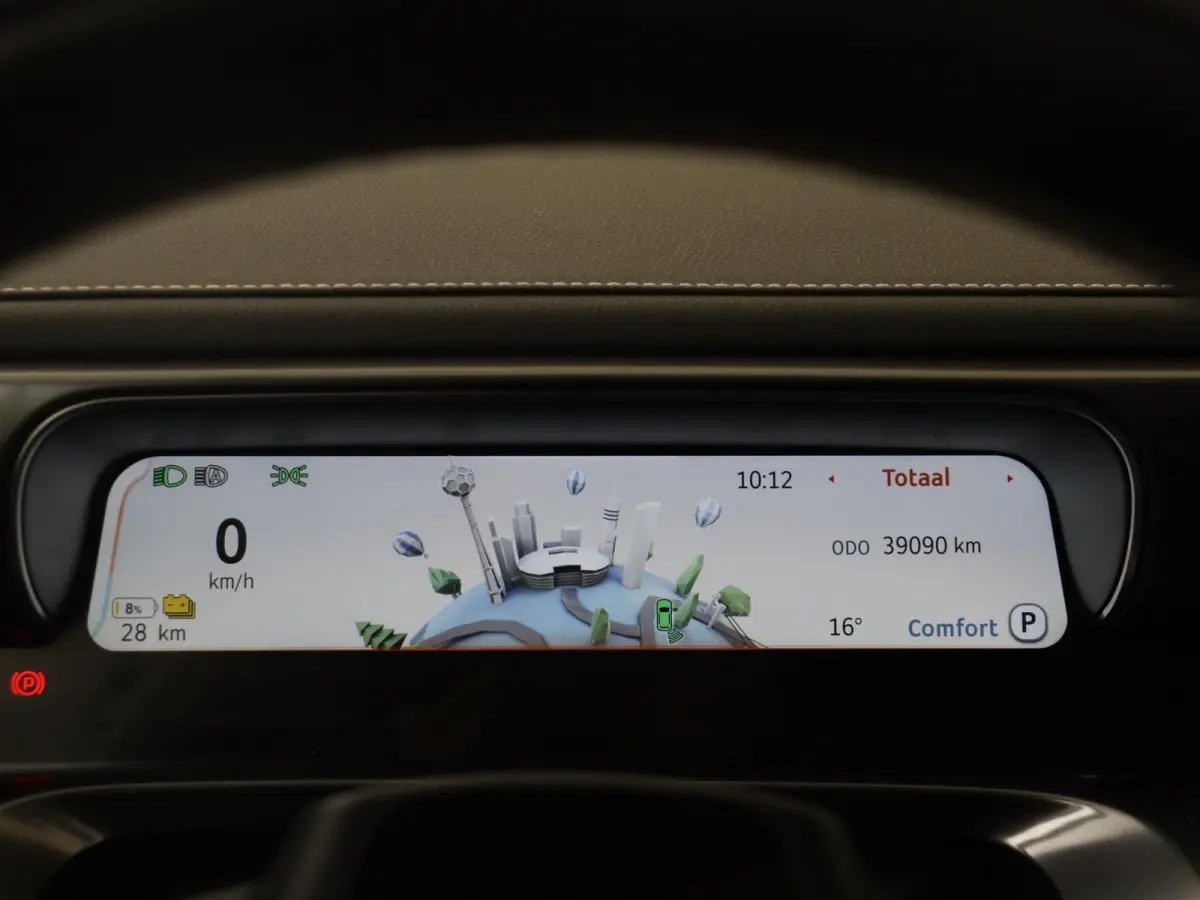 Pro+ / Stoelverwarming / 360Graden-Camera / Elektrisch-verstelbare stoelen / Apple-Android auto  /