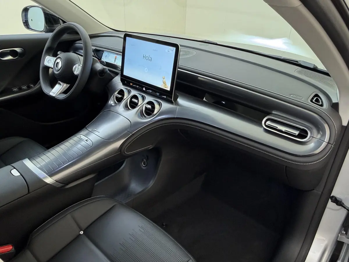 Pro 49 kWh / Verwarmd-Stuurwiel / 360Graden-Camera / DAB-Radio / Carplay /