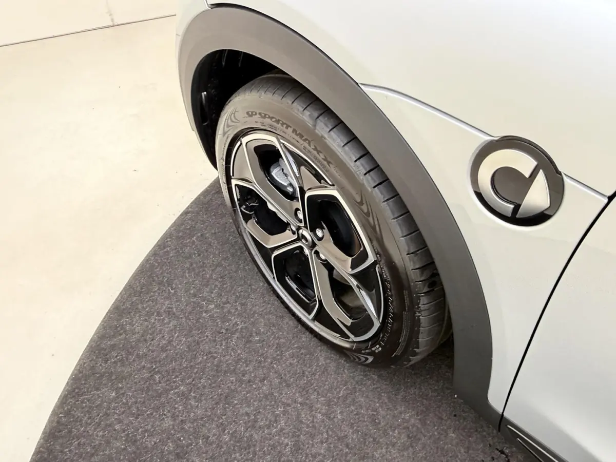 Pro 49 kWh / Verwarmd-Stuurwiel / 360Graden-Camera / DAB-Radio / Carplay /