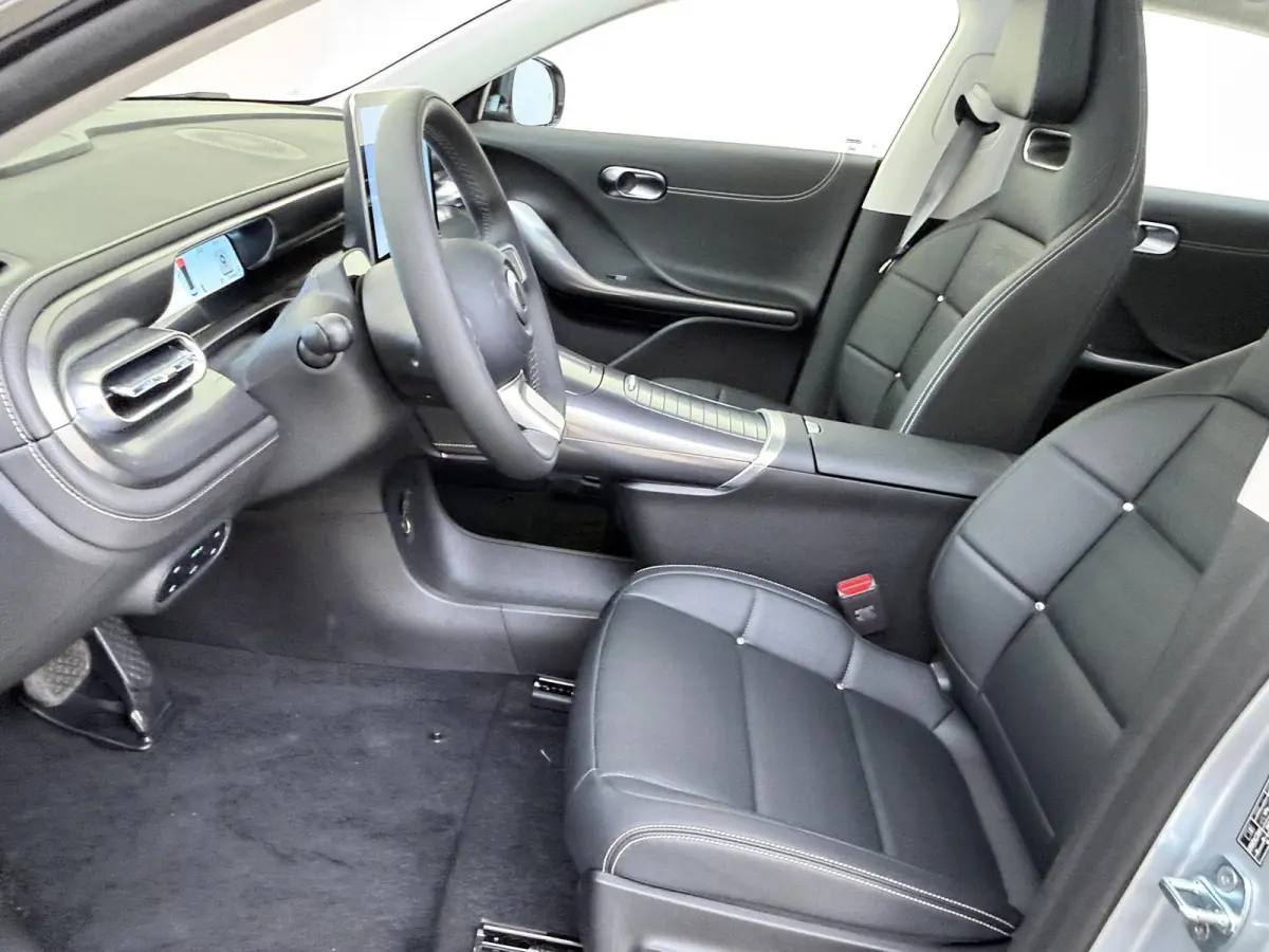 Pro 49 kWh / Verwarmd-Stuurwiel / 360Graden-Camera / DAB-Radio / Carplay /