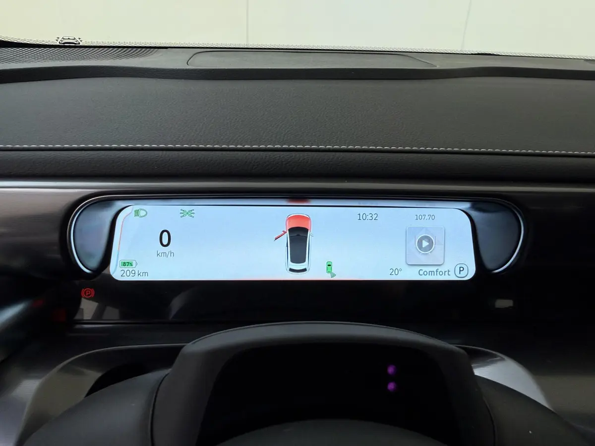 Pro 49 kWh / Verwarmd-Stuurwiel / 360Graden-Camera / DAB-Radio / Carplay /