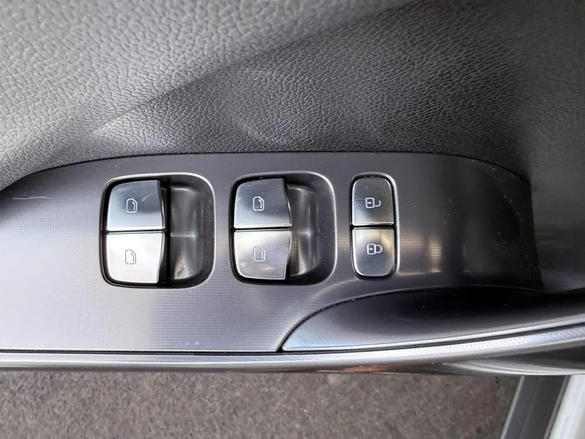 Pro 49 kWh / Verwarmd-Stuurwiel / 360Graden-Camera / DAB-Radio / Carplay /