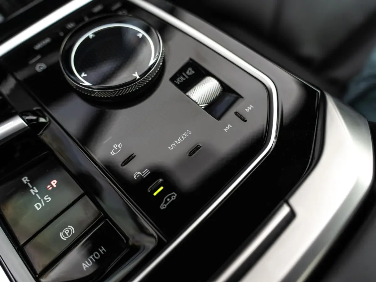 750e xDrive|PANO|B&W|4WS|EL.DEUREN|360|INCL.BTW