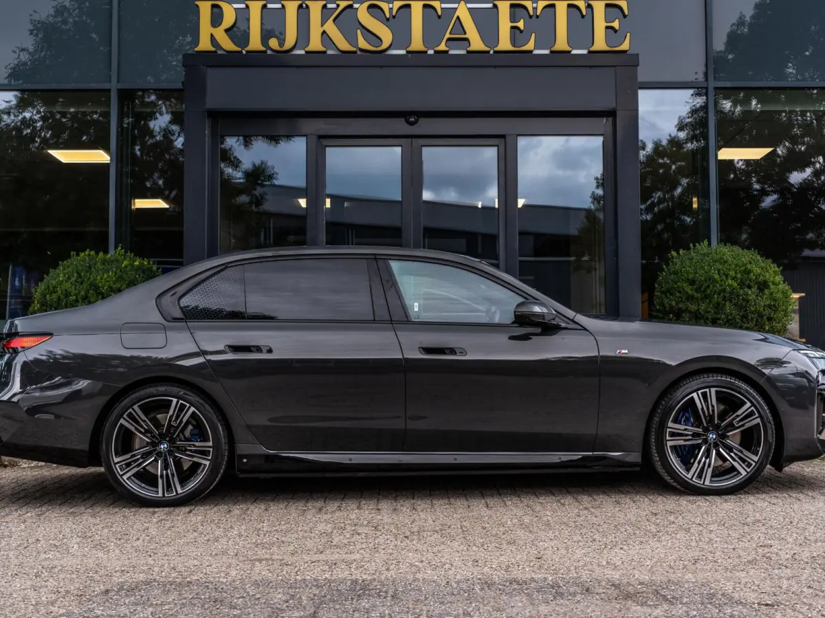 750e xDrive|PANO|B&W|4WS|EL.DEUREN|360|INCL.BTW