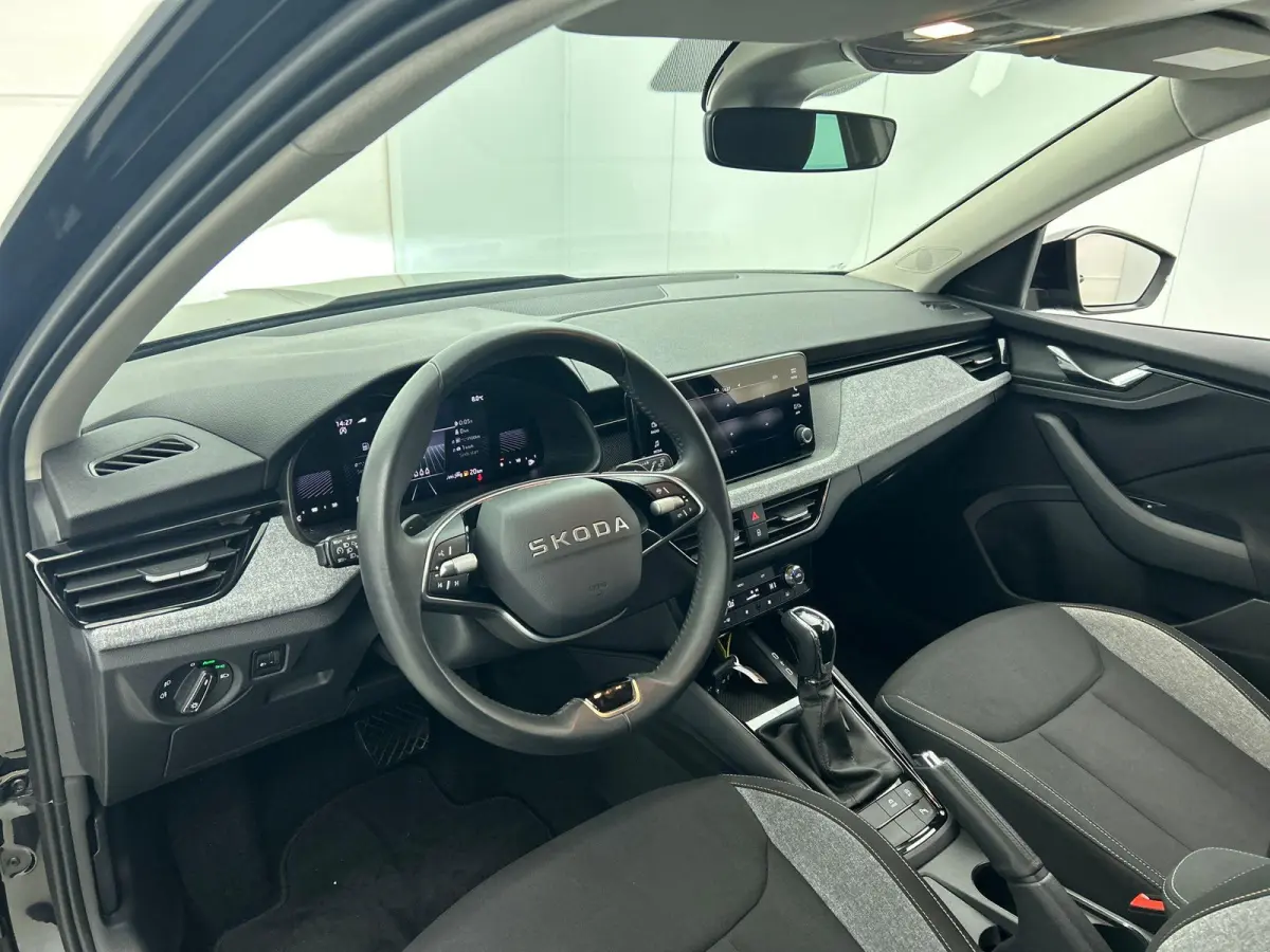 1.0 TSI Business Edition DSG Navigatie Climate control Cruise control LED Keyless Achteruitrijcamera Parkeersensoren Apple Carplay/ Android Auto Radio