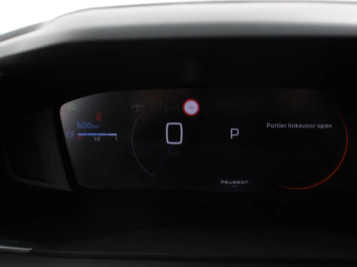 1.2 Allure 136pk Hybrid Automaat Camera 360 Climate control Cruise control Adaptive Stoelverwarming Parkeersensoren Navigatie Apple Carplay/ Android Auto Lichtmetalen velgen Led