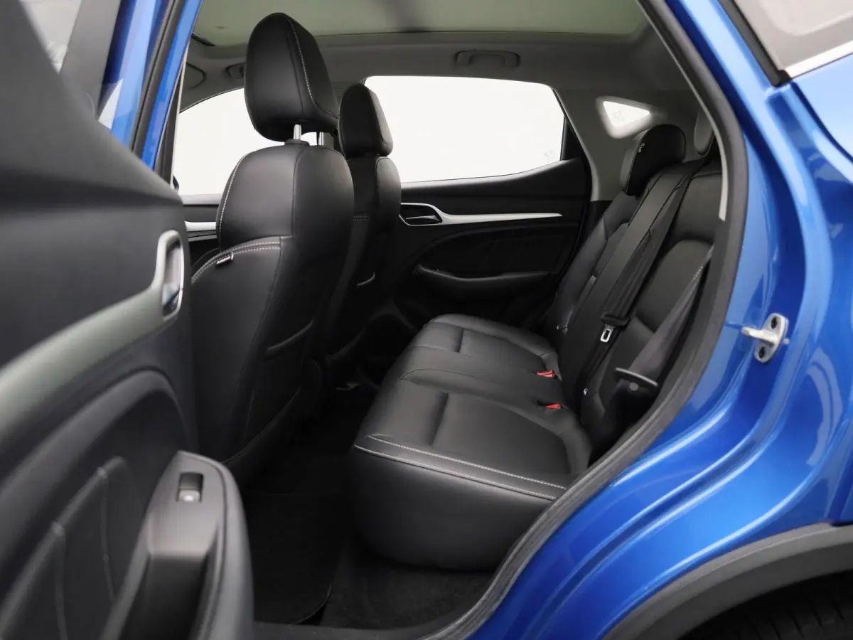 Luxury 45 kWh | Leder | Panoramadak | CarPlay | Stoelverwarming | Camera |