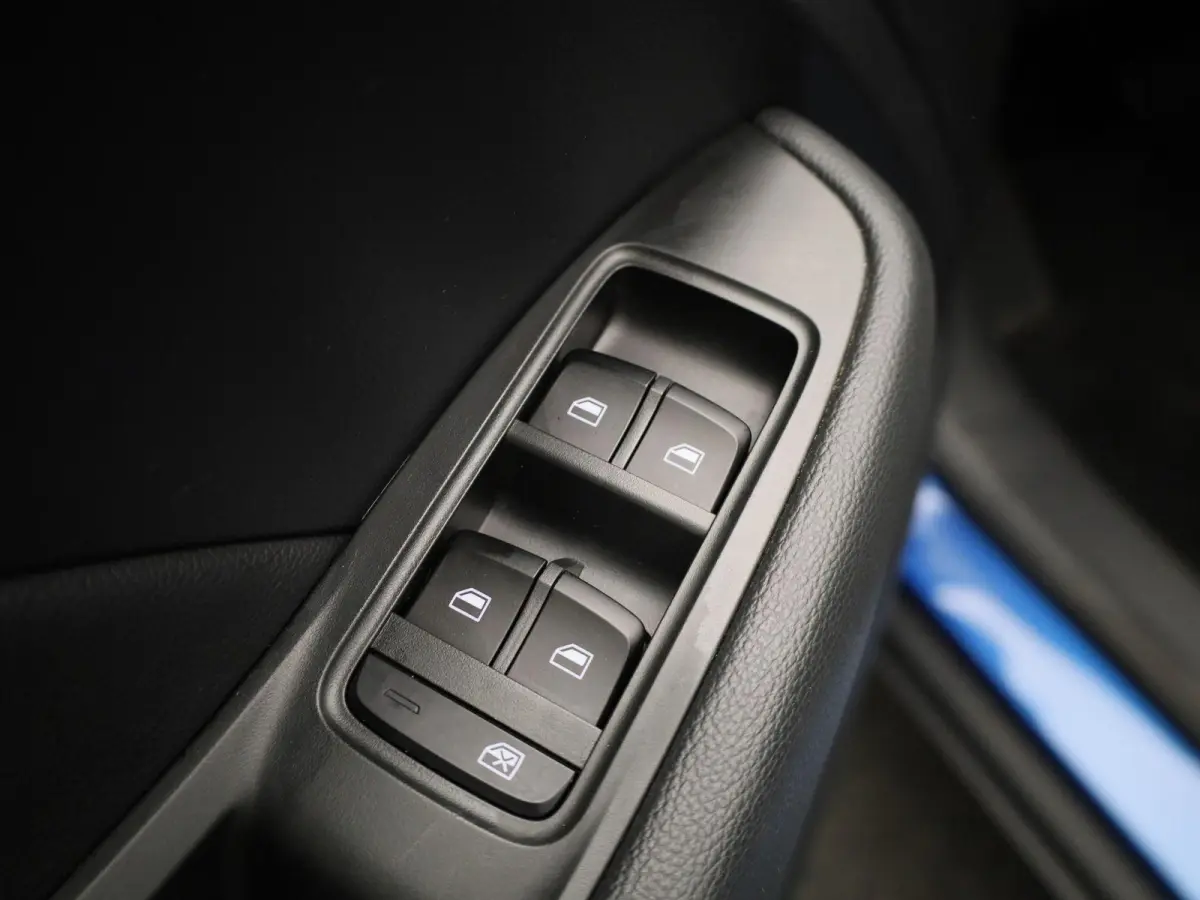 Luxury 45 kWh | Leder | Panoramadak | CarPlay | Stoelverwarming | Camera |