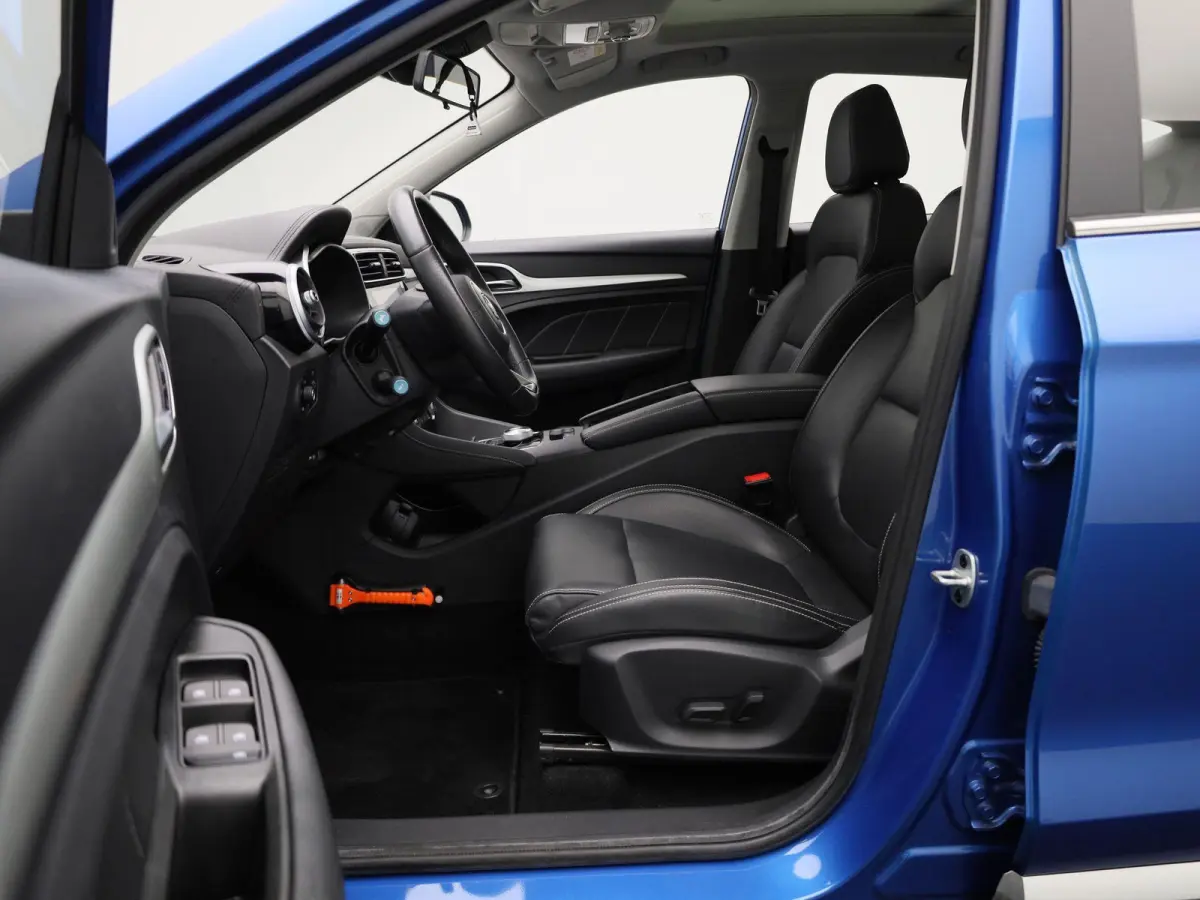 Luxury 45 kWh | Leder | Panoramadak | CarPlay | Stoelverwarming | Camera |