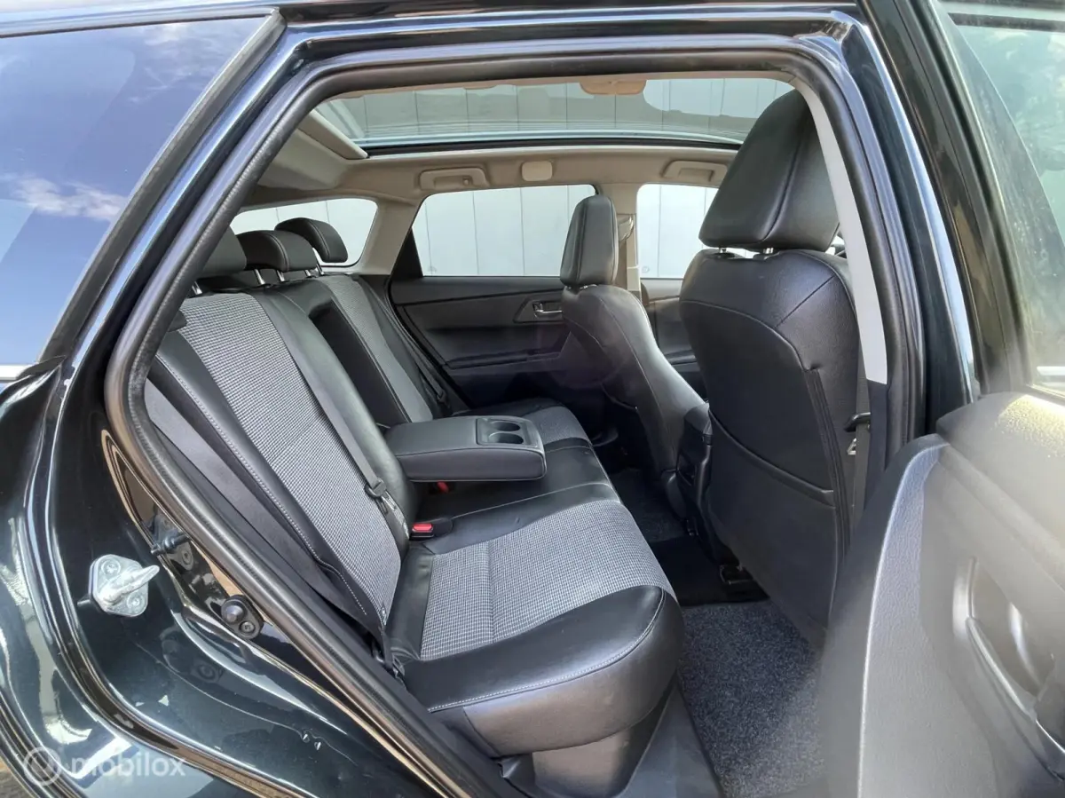 1.8 Hybrid Executive | Dealer onderhouden | LED koplampen | Panorama | Half leer | Camera | Navi |