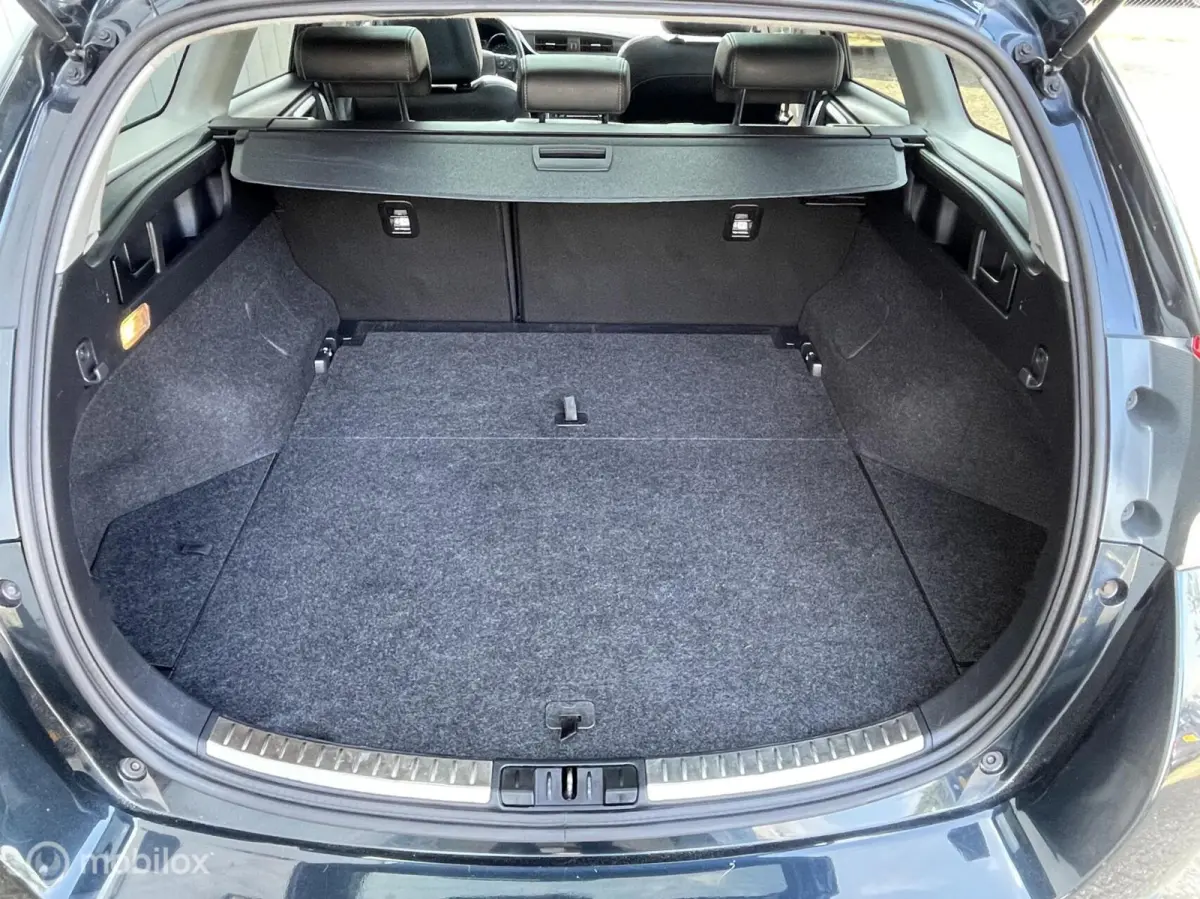 1.8 Hybrid Executive | Dealer onderhouden | LED koplampen | Panorama | Half leer | Camera | Navi |