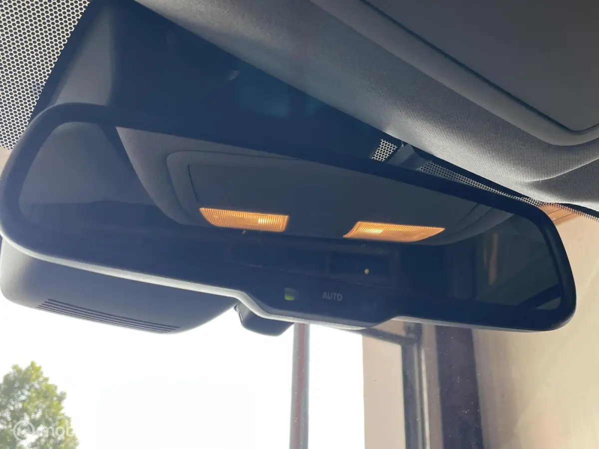1.8 Hybrid Executive | Dealer onderhouden | LED koplampen | Panorama | Half leer | Camera | Navi |