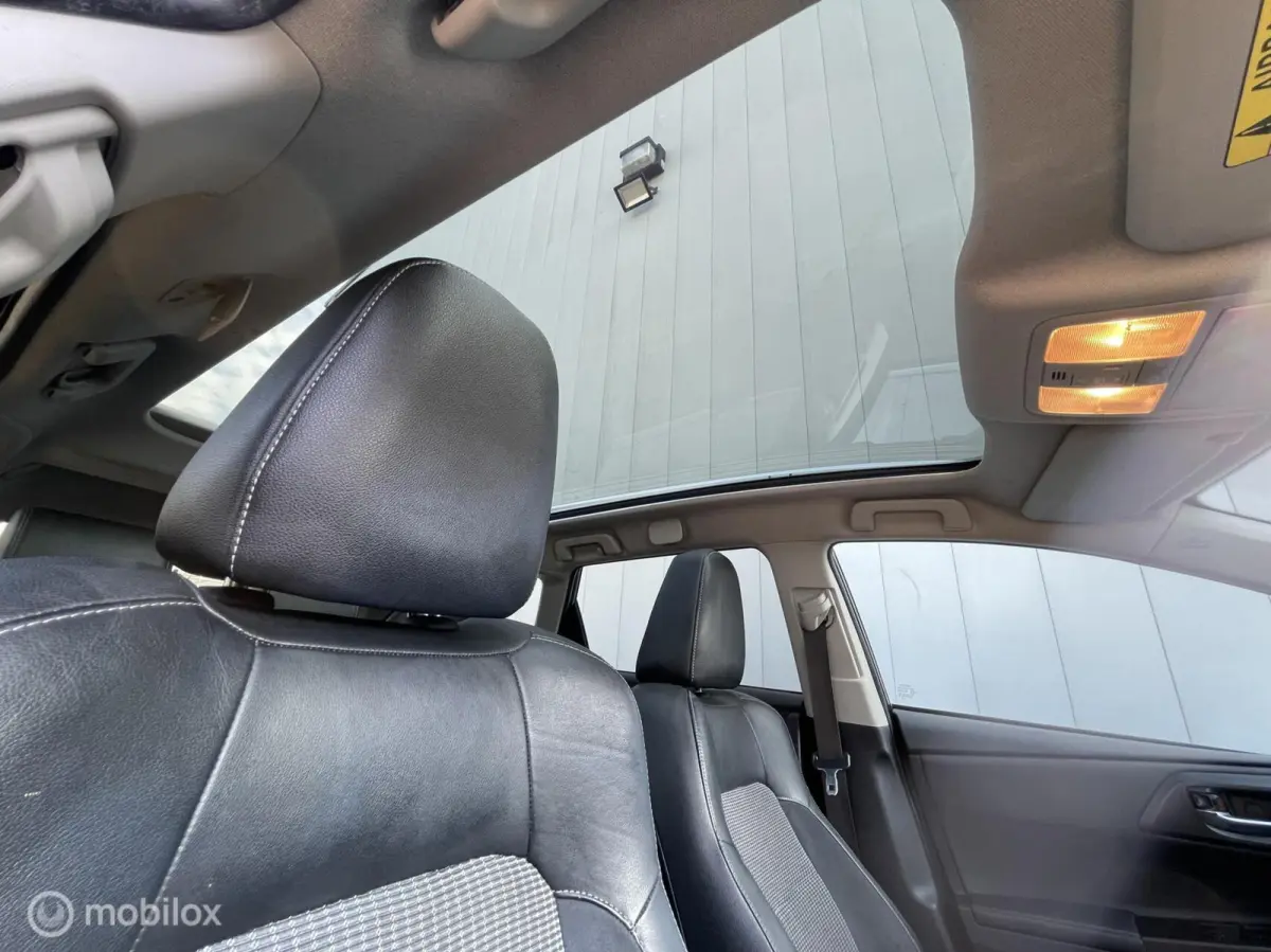 1.8 Hybrid Executive | Dealer onderhouden | LED koplampen | Panorama | Half leer | Camera | Navi |