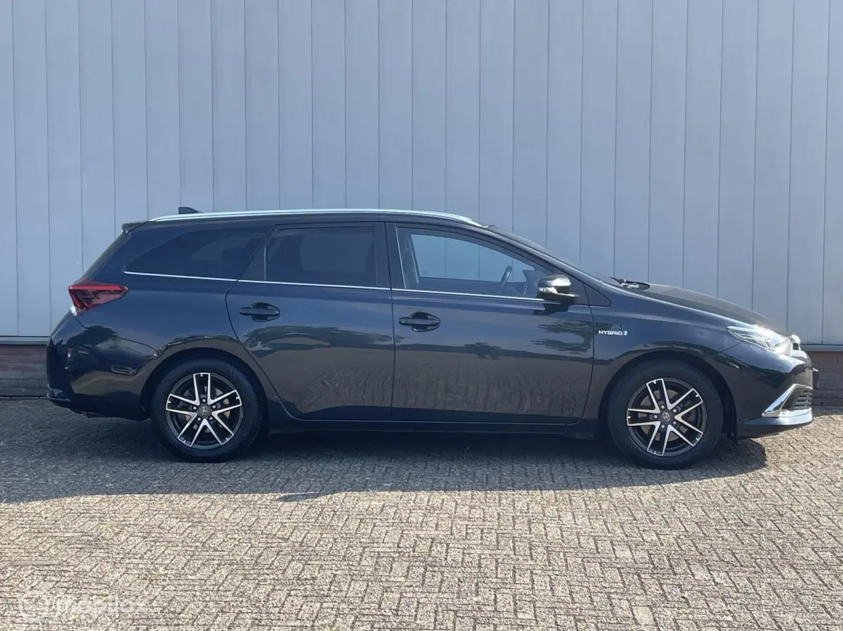 1.8 Hybrid Executive | Dealer onderhouden | LED koplampen | Panorama | Half leer | Camera | Navi |