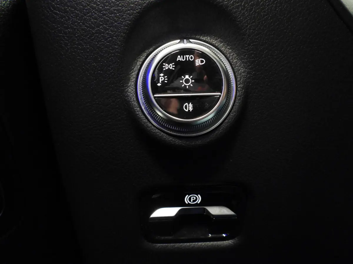 C300e Business Line NAVI/CAMERA/LED/SFEER/17"LMV!