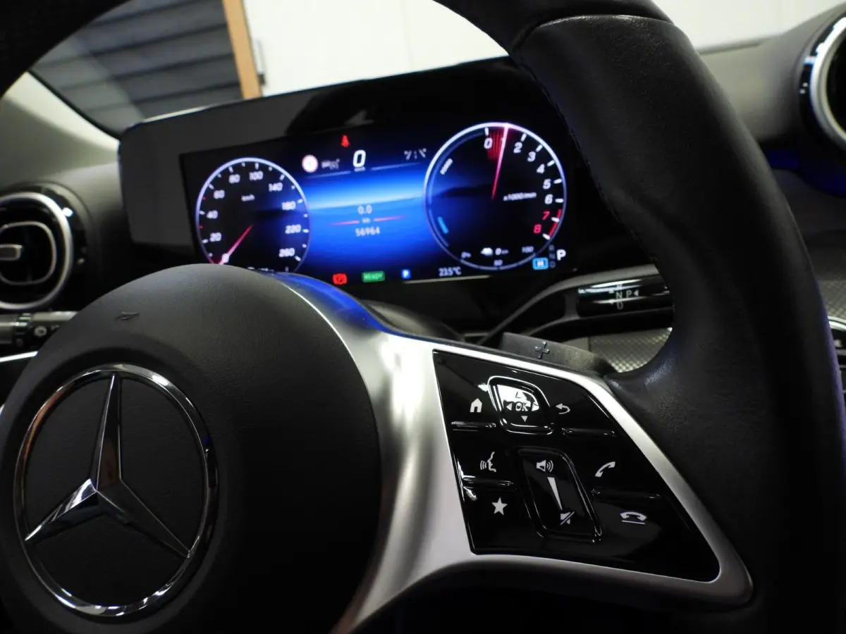 C300e Business Line NAVI/CAMERA/LED/SFEER/17"LMV!