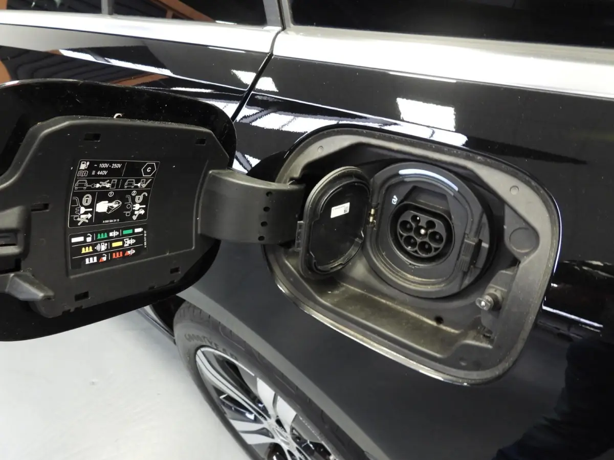 C300e Business Line NAVI/CAMERA/LED/SFEER/17"LMV!