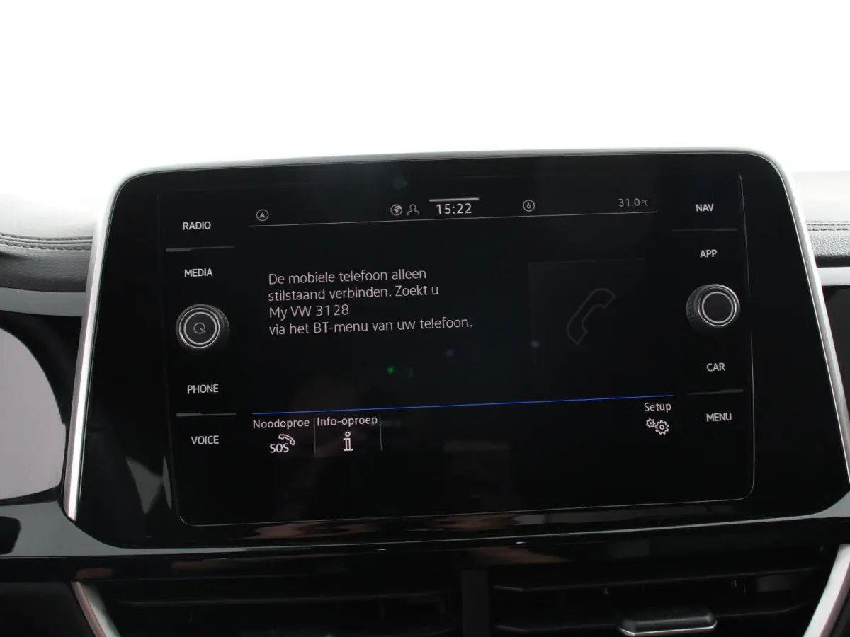 1.5 TSI 150pk Automaat R-Line Edition Navigatie Apple Carplay/Android Auto Camera Climate Control Electrisch te openen achterklep Dab Verwarmbare stoelen