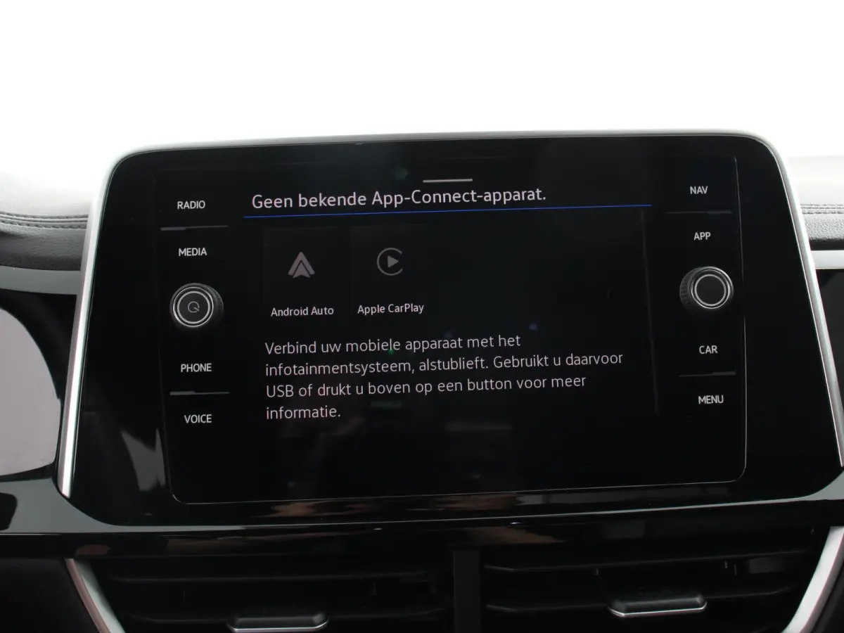1.5 TSI 150pk Automaat R-Line Edition Navigatie Apple Carplay/Android Auto Camera Climate Control Electrisch te openen achterklep Dab Verwarmbare stoelen