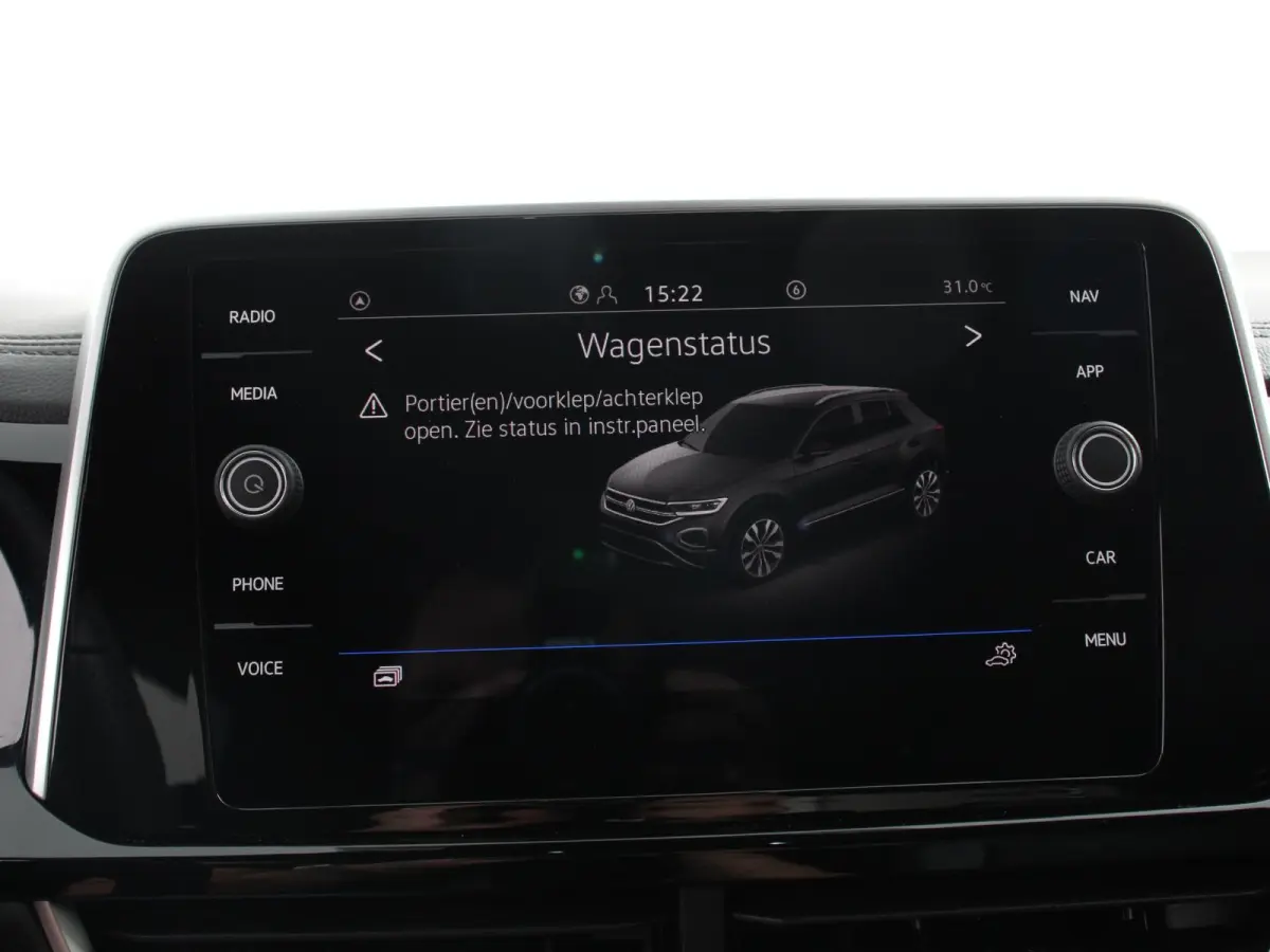 1.5 TSI 150pk Automaat R-Line Edition Navigatie Apple Carplay/Android Auto Camera Climate Control Electrisch te openen achterklep Dab Verwarmbare stoelen