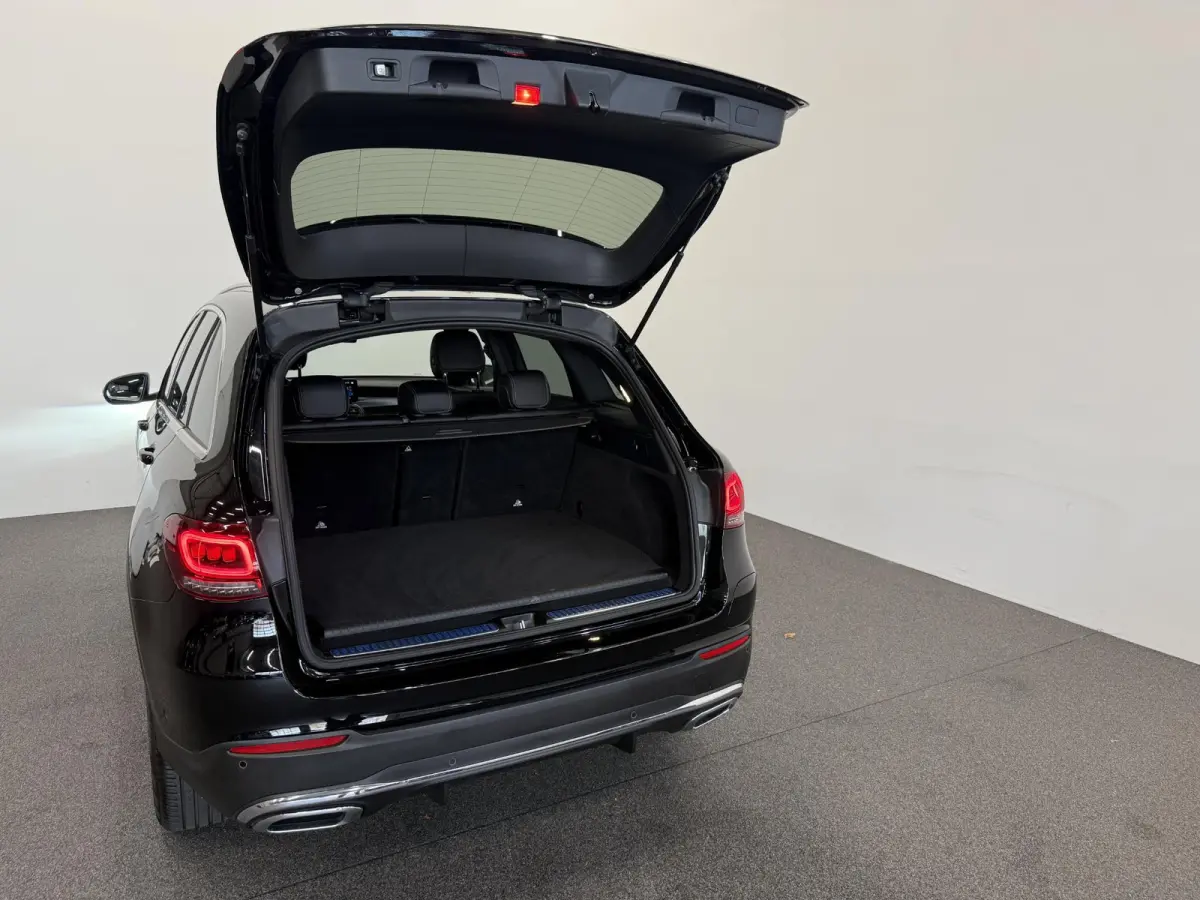 4MATIC Automaat PHEV AMG Line Navigatie Cruise Control Parkeersensoren Stoelverwarming Panorama dak Matrix LED-koplampen Virtual Cockpit Surround-systeem Burmester Inductielader