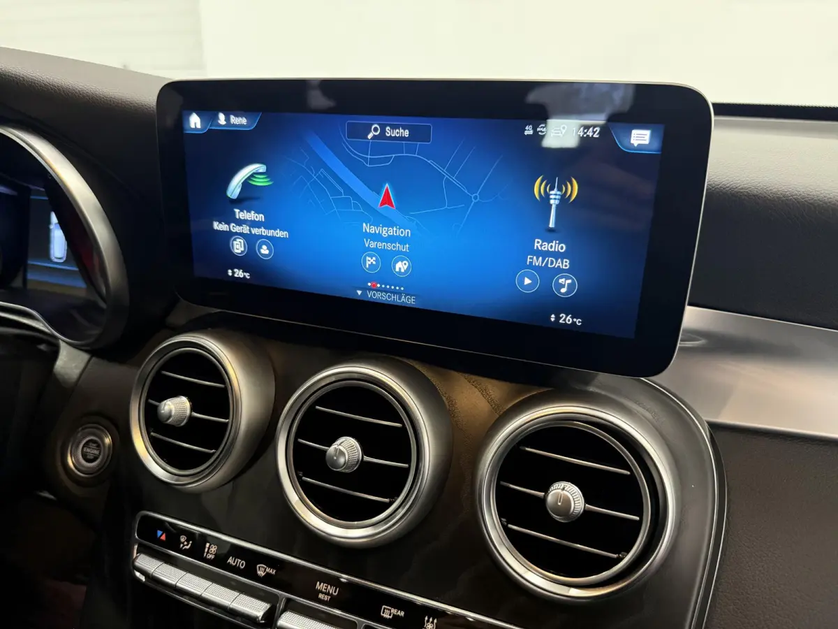 4MATIC Automaat PHEV AMG Line Navigatie Cruise Control Parkeersensoren Stoelverwarming Panorama dak Matrix LED-koplampen Virtual Cockpit Surround-systeem Burmester Inductielader