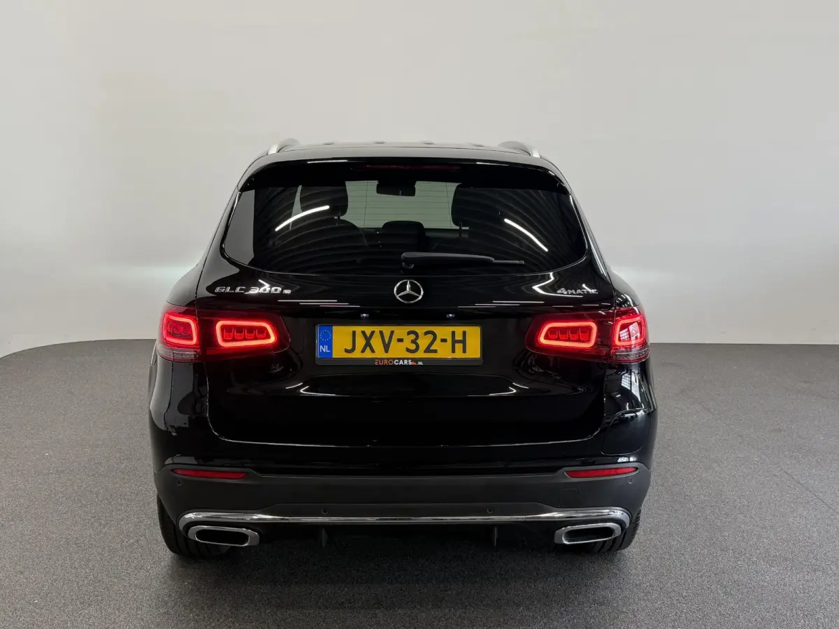 4MATIC Automaat PHEV AMG Line Navigatie Cruise Control Parkeersensoren Stoelverwarming Panorama dak Matrix LED-koplampen Virtual Cockpit Surround-systeem Burmester Inductielader