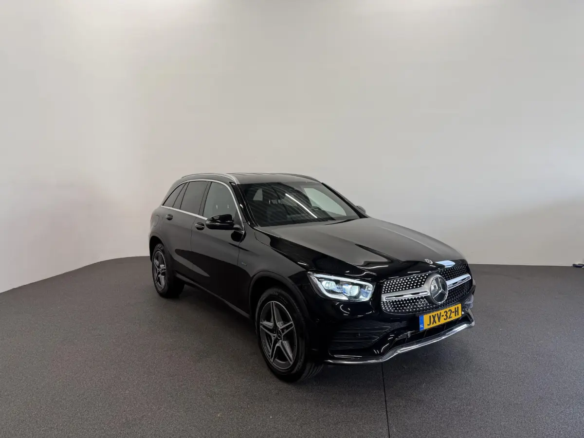 4MATIC Automaat PHEV AMG Line Navigatie Cruise Control Parkeersensoren Stoelverwarming Panorama dak Matrix LED-koplampen Virtual Cockpit Surround-systeem Burmester Inductielader