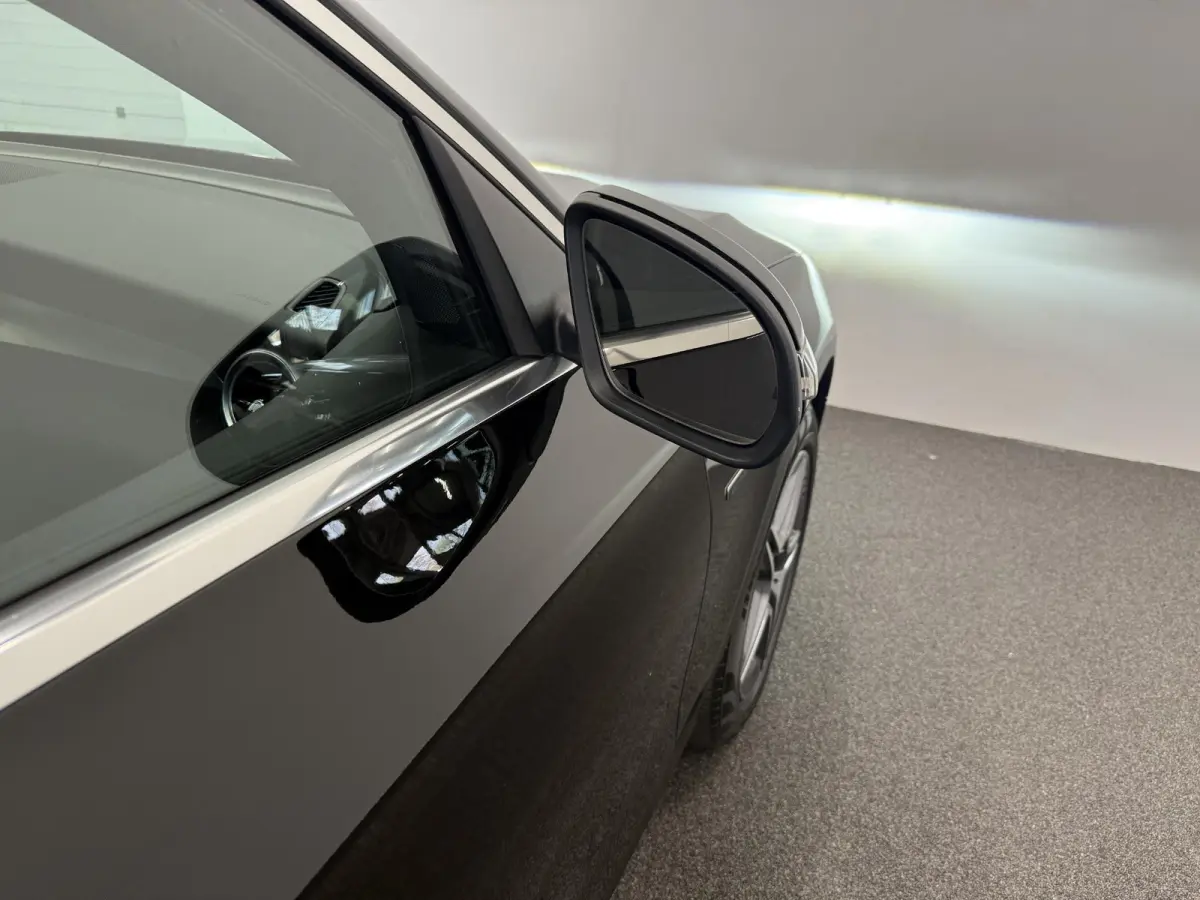 4MATIC Automaat PHEV AMG Line Navigatie Cruise Control Parkeersensoren Stoelverwarming Panorama dak Matrix LED-koplampen Virtual Cockpit Surround-systeem Burmester Inductielader