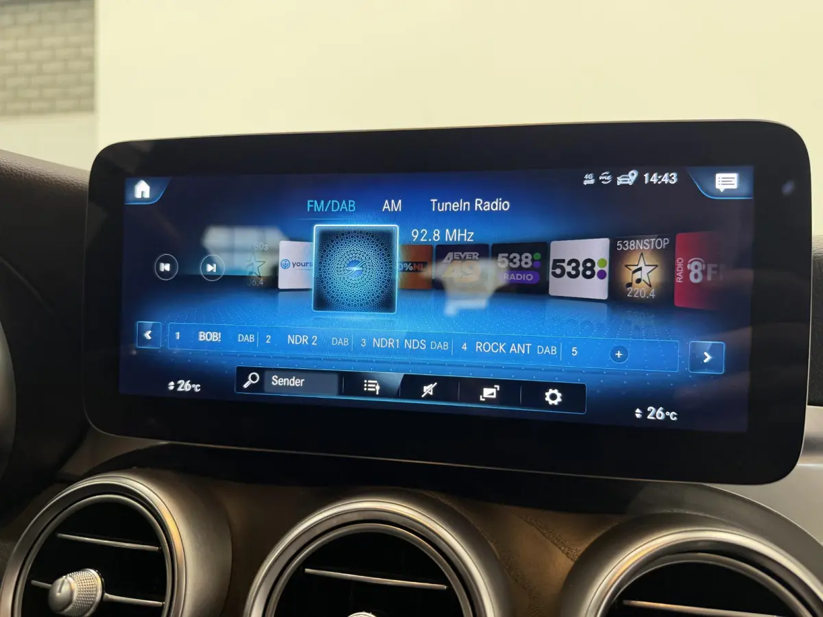 4MATIC Automaat PHEV AMG Line Navigatie Cruise Control Parkeersensoren Stoelverwarming Panorama dak Matrix LED-koplampen Virtual Cockpit Surround-systeem Burmester Inductielader