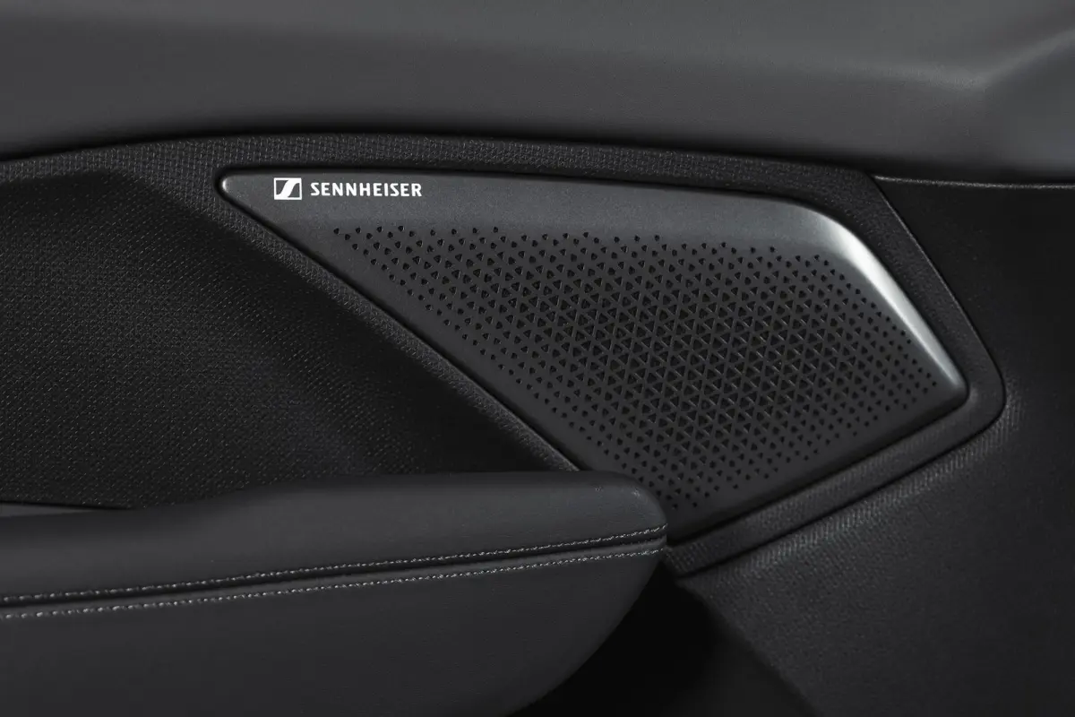 1.5 TSI e-Hybrid 272 PK VZ Performance | S/K-Panodak | Elek. Trekhaak | Matrix LED | Sennheiser | Elek. stoelen | Adapt. Cruise | Stoel-+Stuurverw. | 360 Camera | NAV+App. Connect | ECC | LM