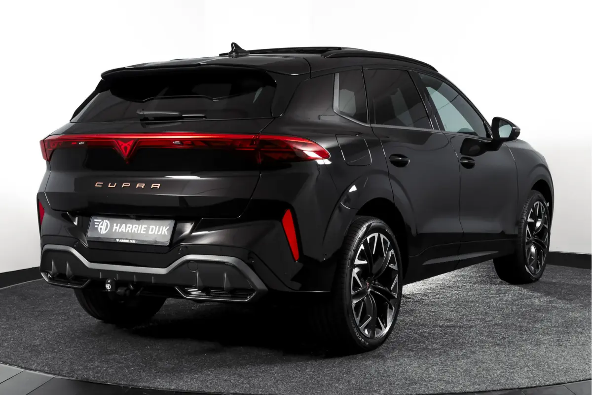 1.5 TSI e-Hybrid 272 PK VZ Performance | S/K-Panodak | Elek. Trekhaak | Matrix LED | Sennheiser | Elek. stoelen | Adapt. Cruise | Stoel-+Stuurverw. | 360 Camera | NAV+App. Connect | ECC | LM