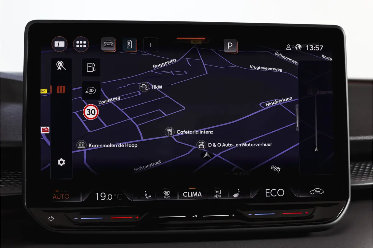 1.5 TSI e-Hybrid 272 PK VZ Performance | S/K-Panodak | Elek. Trekhaak | Matrix LED | Sennheiser | Elek. stoelen | Adapt. Cruise | Stoel-+Stuurverw. | 360 Camera | NAV+App. Connect | ECC | LM