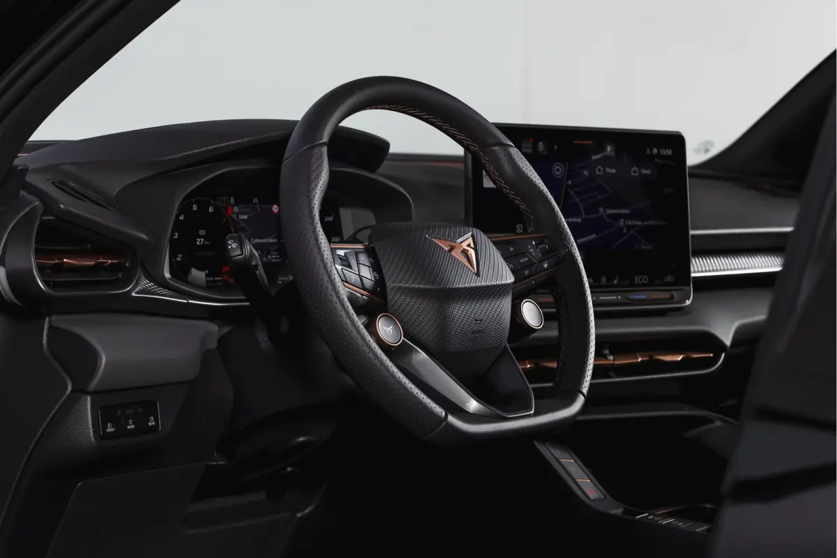 1.5 TSI e-Hybrid 272 PK VZ Performance | S/K-Panodak | Elek. Trekhaak | Matrix LED | Sennheiser | Elek. stoelen | Adapt. Cruise | Stoel-+Stuurverw. | 360 Camera | NAV+App. Connect | ECC | LM