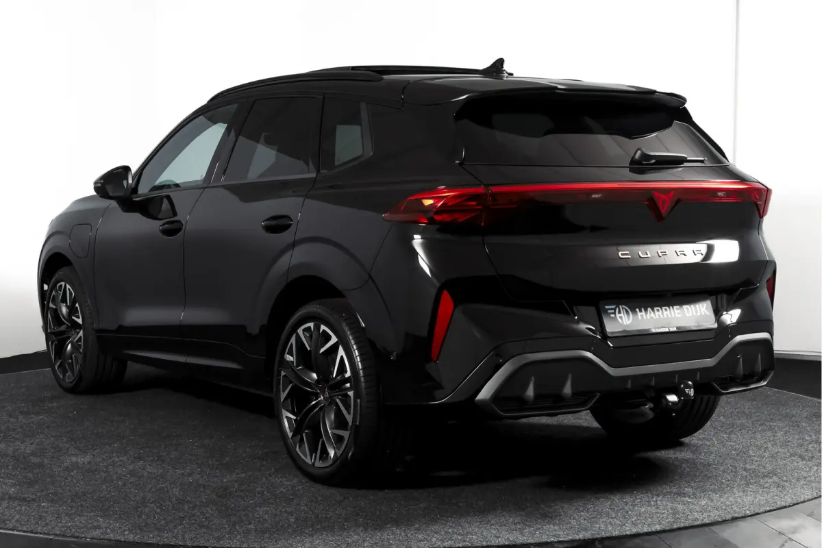 1.5 TSI e-Hybrid 272 PK VZ Performance | S/K-Panodak | Elek. Trekhaak | Matrix LED | Sennheiser | Elek. stoelen | Adapt. Cruise | Stoel-+Stuurverw. | 360 Camera | NAV+App. Connect | ECC | LM