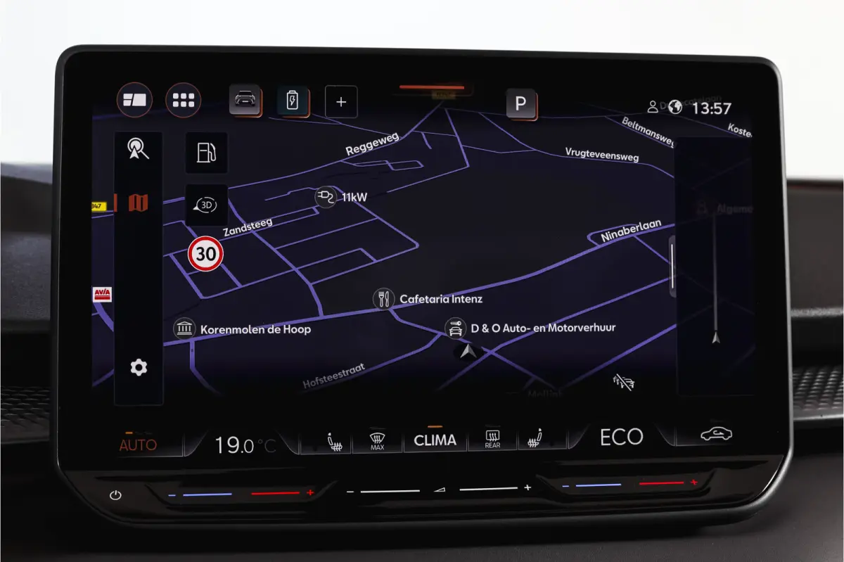 1.5 TSI e-Hybrid 272 PK VZ Performance | S/K-Panodak | Elek. Trekhaak | Matrix LED | Sennheiser | Elek. stoelen | Adapt. Cruise | Stoel-+Stuurverw. | 360 Camera | NAV+App. Connect | ECC | LM