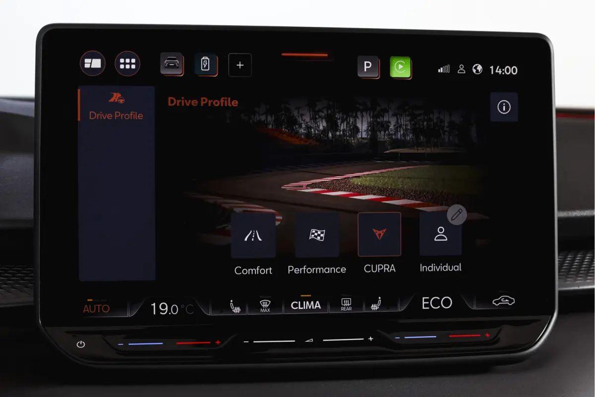 1.5 TSI e-Hybrid 272 PK VZ Performance | S/K-Panodak | Elek. Trekhaak | Matrix LED | Sennheiser | Elek. stoelen | Adapt. Cruise | Stoel-+Stuurverw. | 360 Camera | NAV+App. Connect | ECC | LM